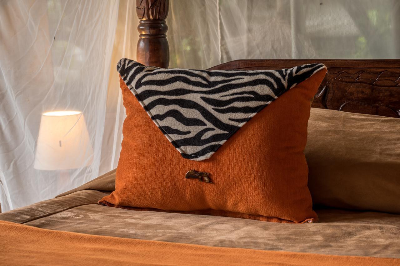 Rhino Watch Safarilodge Mweiga Eksteriør billede