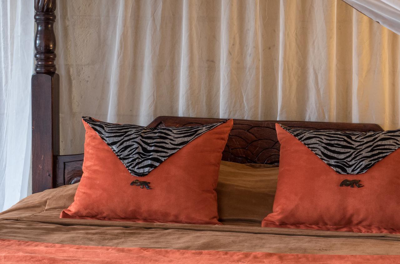 Rhino Watch Safarilodge Mweiga Eksteriør billede