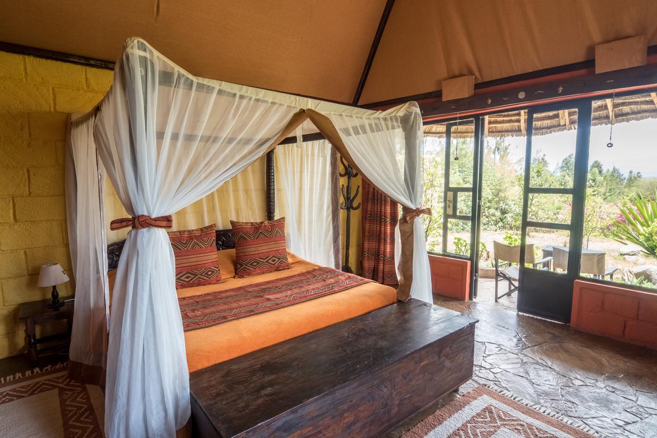 Rhino Watch Safarilodge Mweiga Eksteriør billede